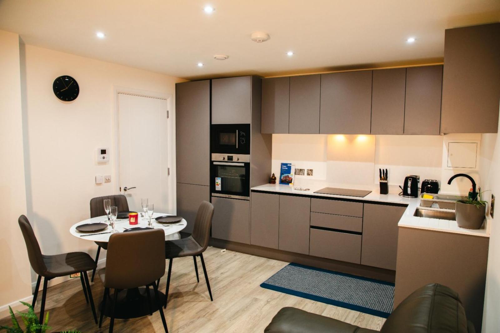 City Centre Luxury Apartment Belfast Buitenkant foto